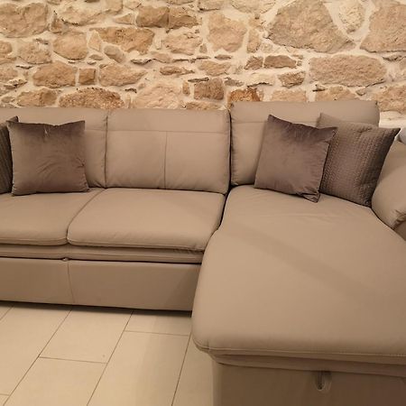 Apartment Michaela 4-Sterne & Parking Ровинь Экстерьер фото